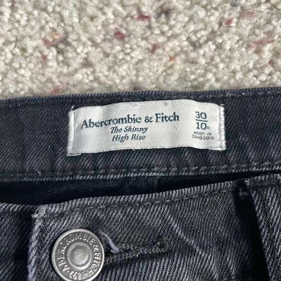 Abercrombie & Fitch Skinny High Rise Distressed Black Jeans - Picture 3 of 4